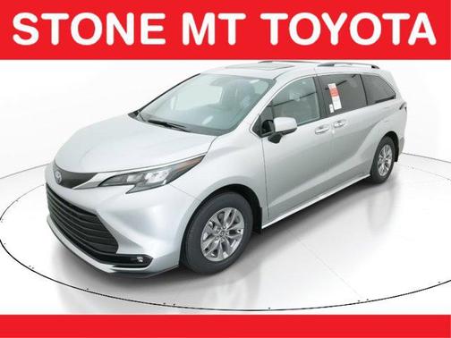 2025 Toyota Sienna XLE