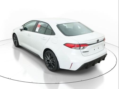Wind Chill Pearl 2026 Toyota Corolla SE