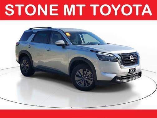 2024 Nissan Pathfinder SV
