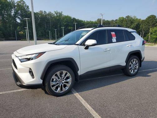 2025 Toyota RAV4 XLE Premium