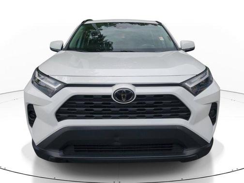 Ice Cap 2024 Toyota RAV4 XLE