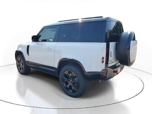 2024 Land Rover Defender 90 P400 X-Dynamic SE