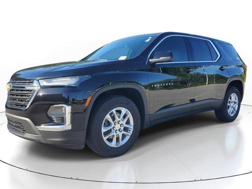Mosaic Black Metallic 2023 Chevrolet Traverse LS