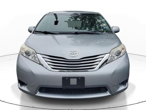 Silver Sky Metallic 2015 Toyota Sienna LE