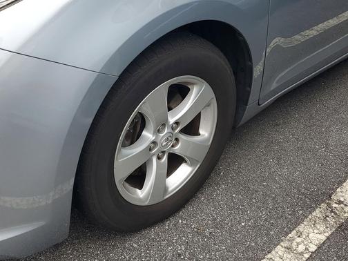 Silver Sky Metallic 2015 Toyota Sienna LE