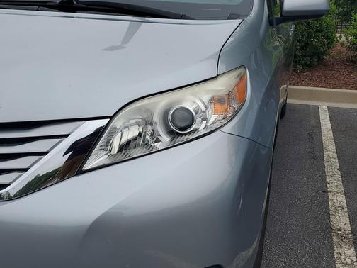 Silver Sky Metallic 2015 Toyota Sienna LE