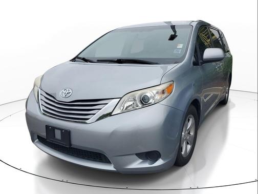 Silver Sky Metallic 2015 Toyota Sienna LE