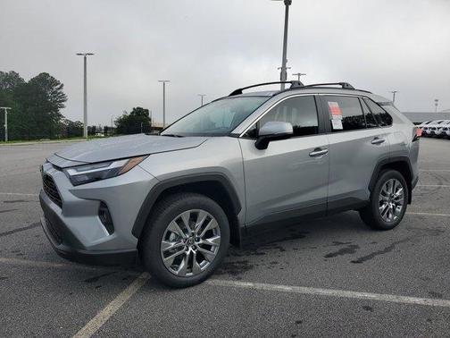 2025 Toyota RAV4 XLE Premium