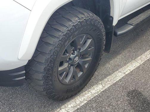 Super White 2021 Toyota Tacoma SR5