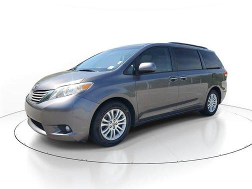 2011 Toyota Sienna XLE