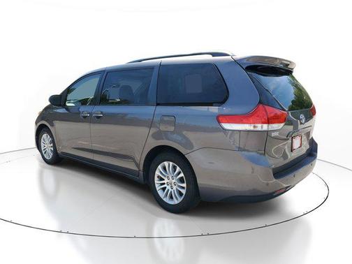 2011 Toyota Sienna XLE