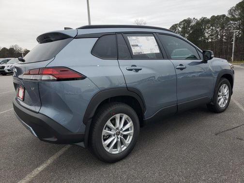 2026 Toyota Corolla Cross LE