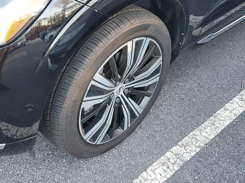 2023 Volvo XC60 B6 Ultimate Bright Theme