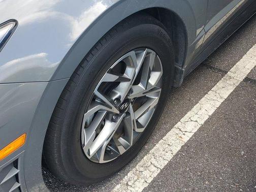 2022 Hyundai SONATA SEL