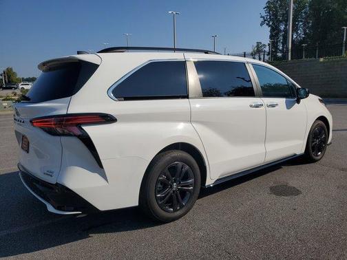2024 Toyota Sienna XSE 7 Passenger