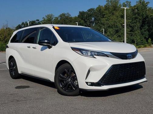 2024 Toyota Sienna XSE 7 Passenger