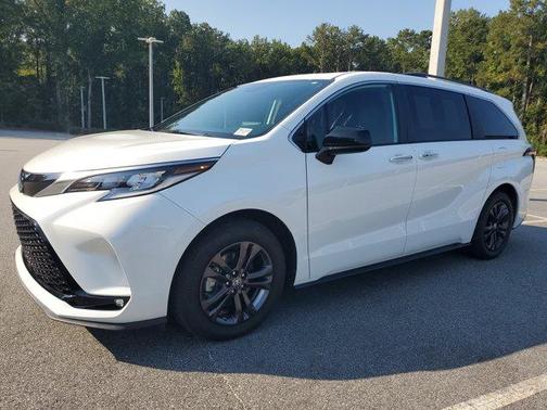 2024 Toyota Sienna XSE 7 Passenger
