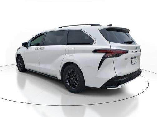 2024 Toyota Sienna XSE 7 Passenger