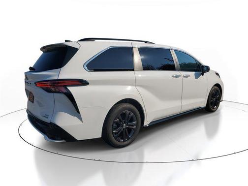 2024 Toyota Sienna XSE 7 Passenger
