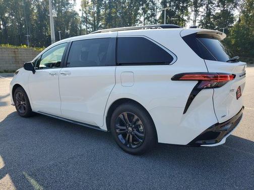 2024 Toyota Sienna XSE 7 Passenger