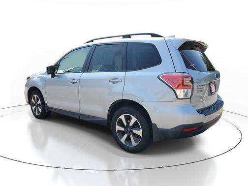 Ice Silver Metallic 2017 Subaru Forester 2.5i Premium