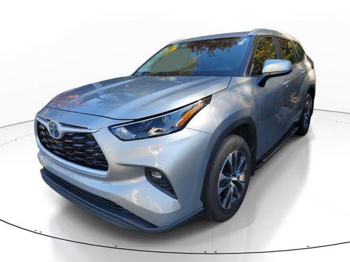 2024 Toyota Highlander Hybrid XLE