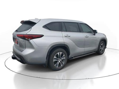 2024 Toyota Highlander Hybrid XLE