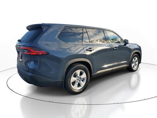 2025 Toyota Highlander LE