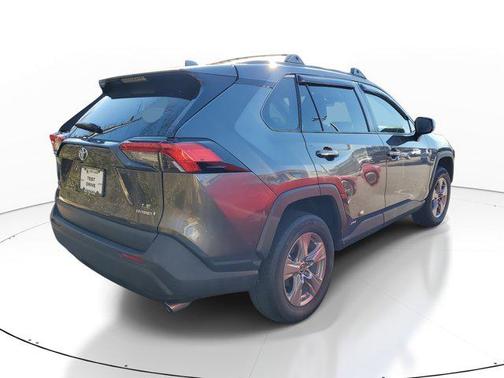 2022 Toyota RAV4 Hybrid SE