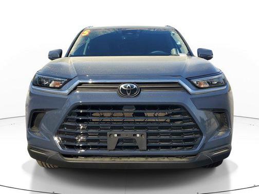 2025 Toyota Highlander LE