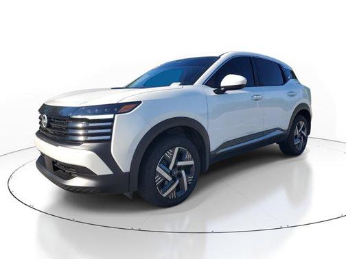 Aspen White Tricoat 2025 Nissan Kicks SV