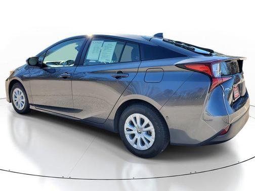 2022 Toyota Prius LE