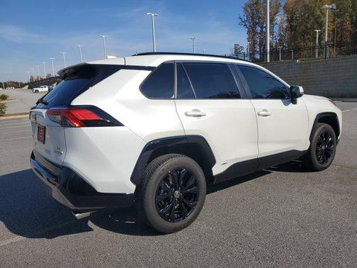 2024 Toyota RAV4 Hybrid SE