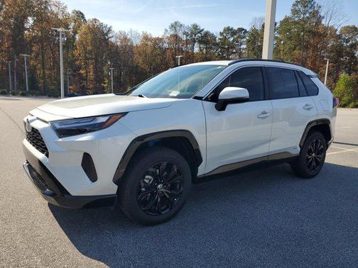 2024 Toyota RAV4 Hybrid SE