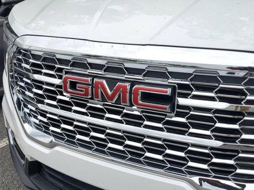 Summit White 2024 GMC Terrain SLT