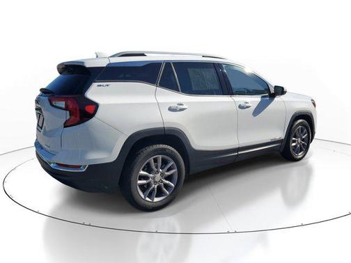 Summit White 2024 GMC Terrain SLT