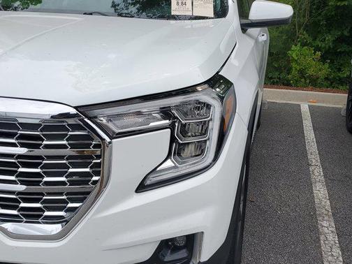 Summit White 2024 GMC Terrain SLT