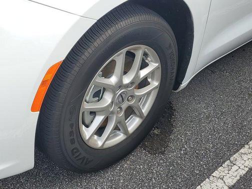 2025 Chrysler Pacifica L