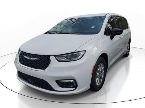 2025 Chrysler Pacifica L