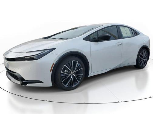 2025 Toyota Prius XLE