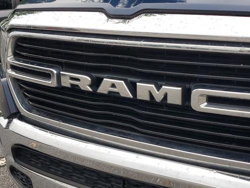 Patriot Blue Pearlcoat 2019 RAM 1500 Big Horn