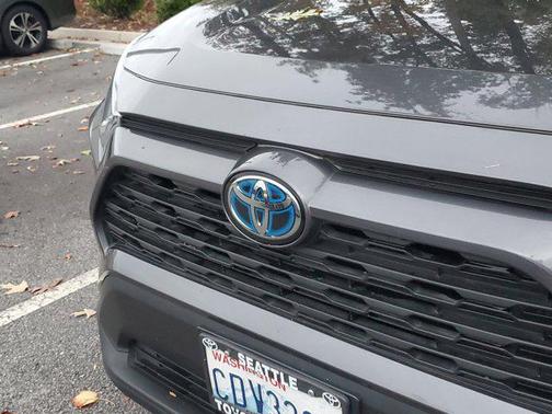 2022 Toyota RAV4 Hybrid LE