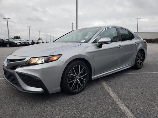 2024 Toyota Camry Hybrid SE