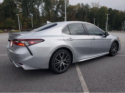 2024 Toyota Camry Hybrid SE