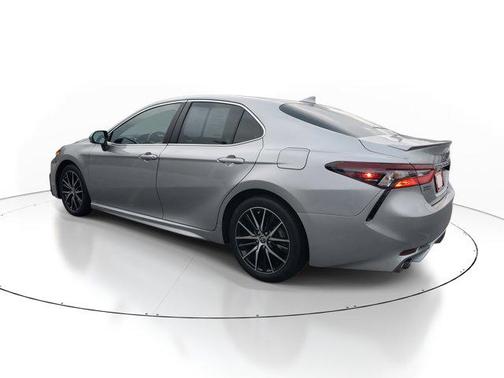 2024 Toyota Camry Hybrid SE