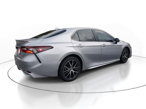 2024 Toyota Camry Hybrid SE