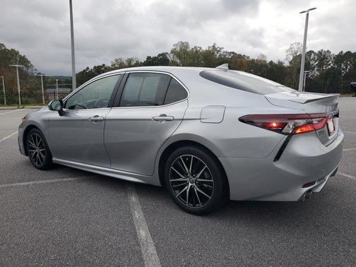 2024 Toyota Camry Hybrid SE