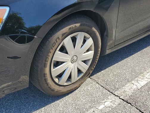 Black Uni 2016 Volkswagen Jetta 1.4T S