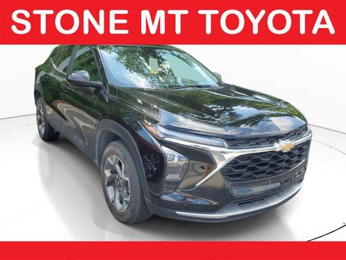 Mosaic Black Metallic 2025 Chevrolet Trax LT