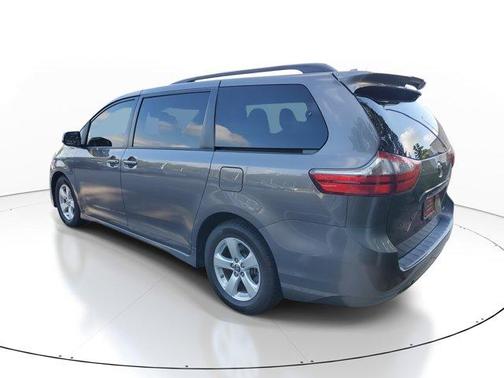 2020 Toyota Sienna LE